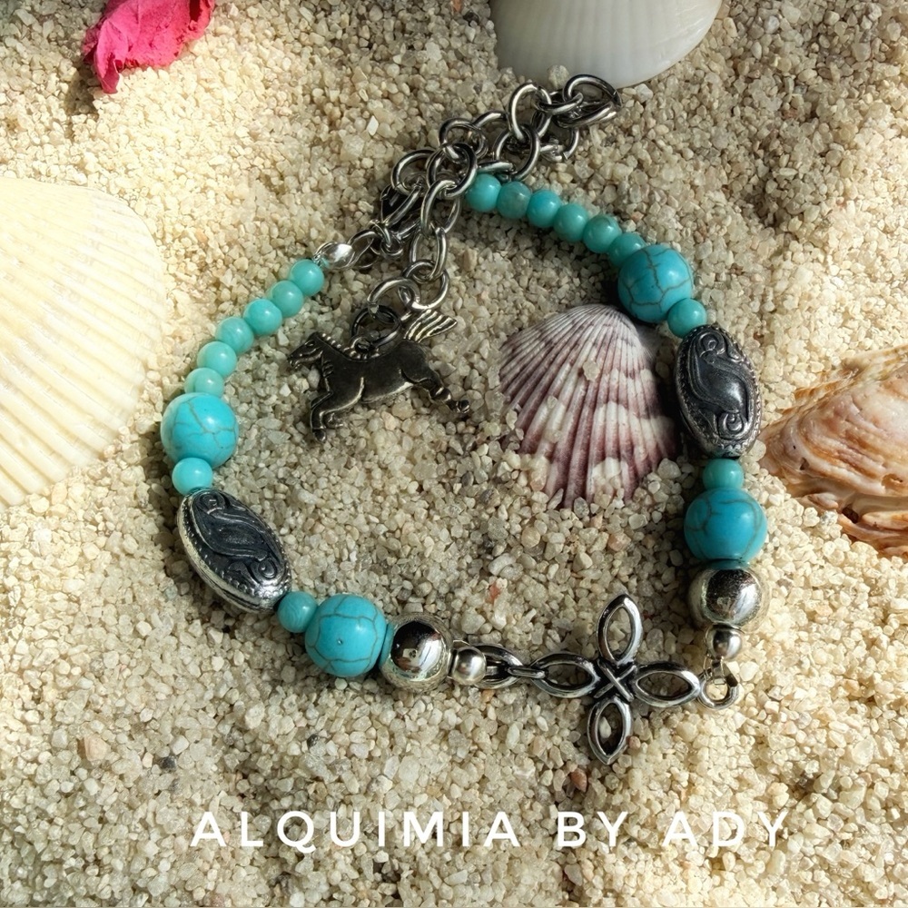 Dainty turquoise and aquamarine charm beaded bracelet